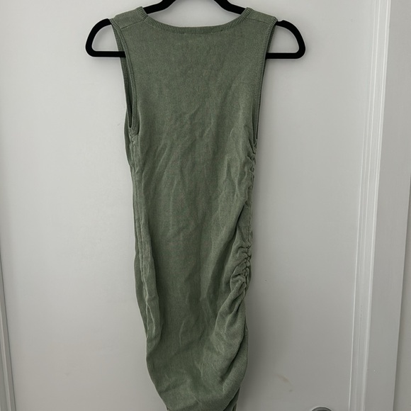 Lioness Sage Dress Adjustable Dress - Picture 4 of 4